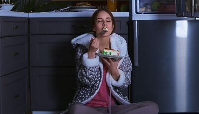 Late-Night Eating: How It Affects Your Liver and Sleep Health