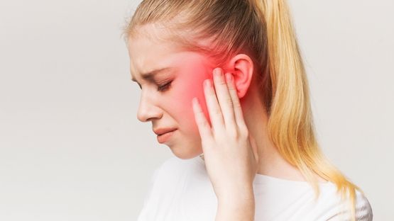 earpain-02726
